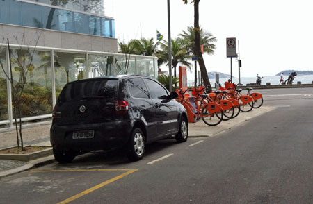 SAMBA na vaga de Carro