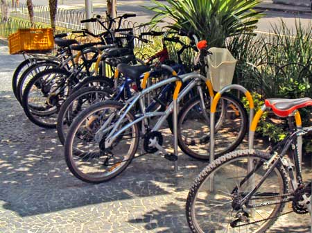 Bicicletário no Cidade Leblon