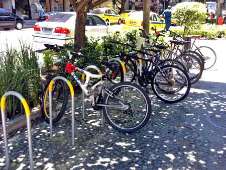 bicicletário U-invertido no Cidade Leblon